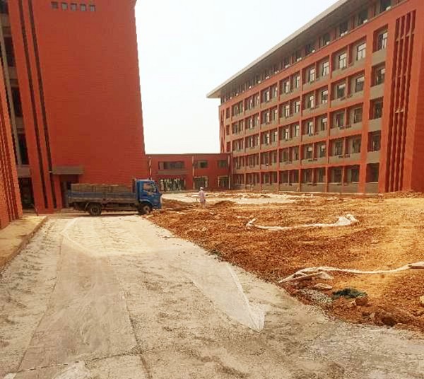 洛陽(yáng)職業(yè)技術(shù)學(xué)院透水磚工程案例-施工前 洛陽(yáng)職業(yè)技術(shù)學(xué)院透水磚工程案例-施工前