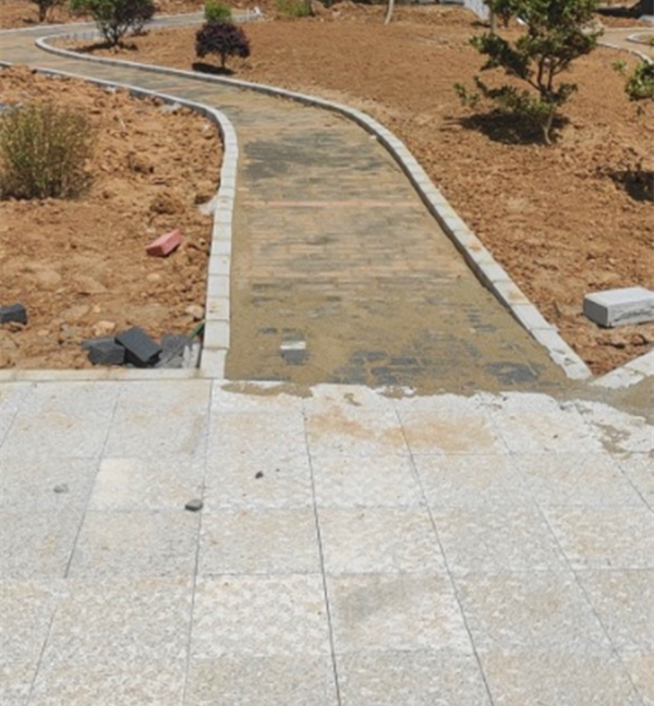 宜陽縣錦屏鎮(zhèn)山底村的透水磚施工工程 宜陽縣錦屏鎮(zhèn)山底村的透水磚施工工程