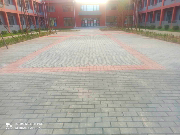 洛陽(yáng)職業(yè)技術(shù)學(xué)院透水磚工程案例-施工效果展示 洛陽(yáng)職業(yè)技術(shù)學(xué)院透水磚工程案例-施工效果展示